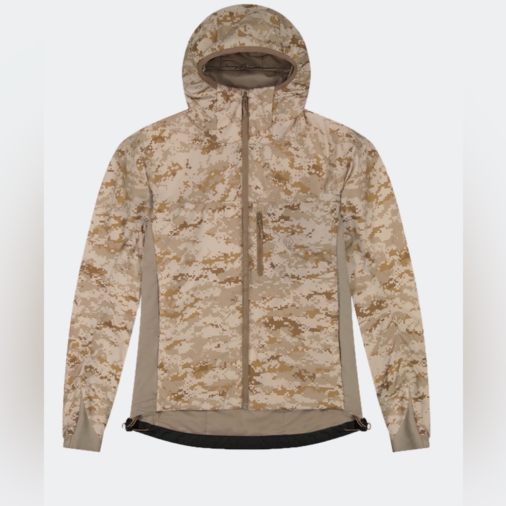 Qilo Ostwind rate NWT. Men's Desert Camo Field Jacket